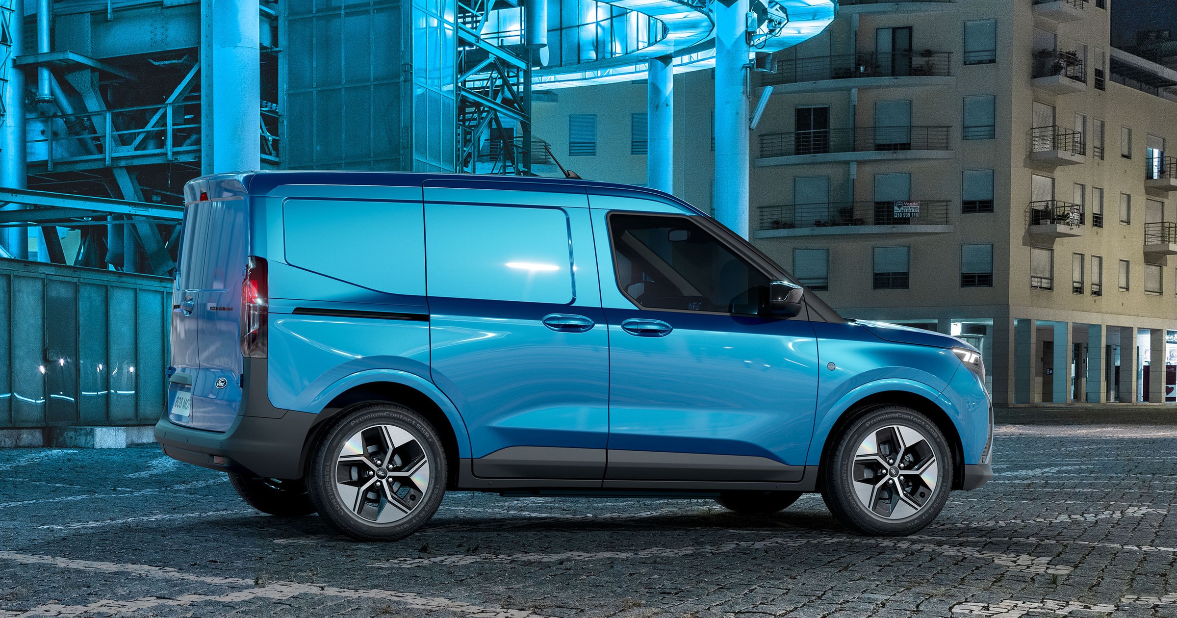 Ford E-Transit Courier 2023
