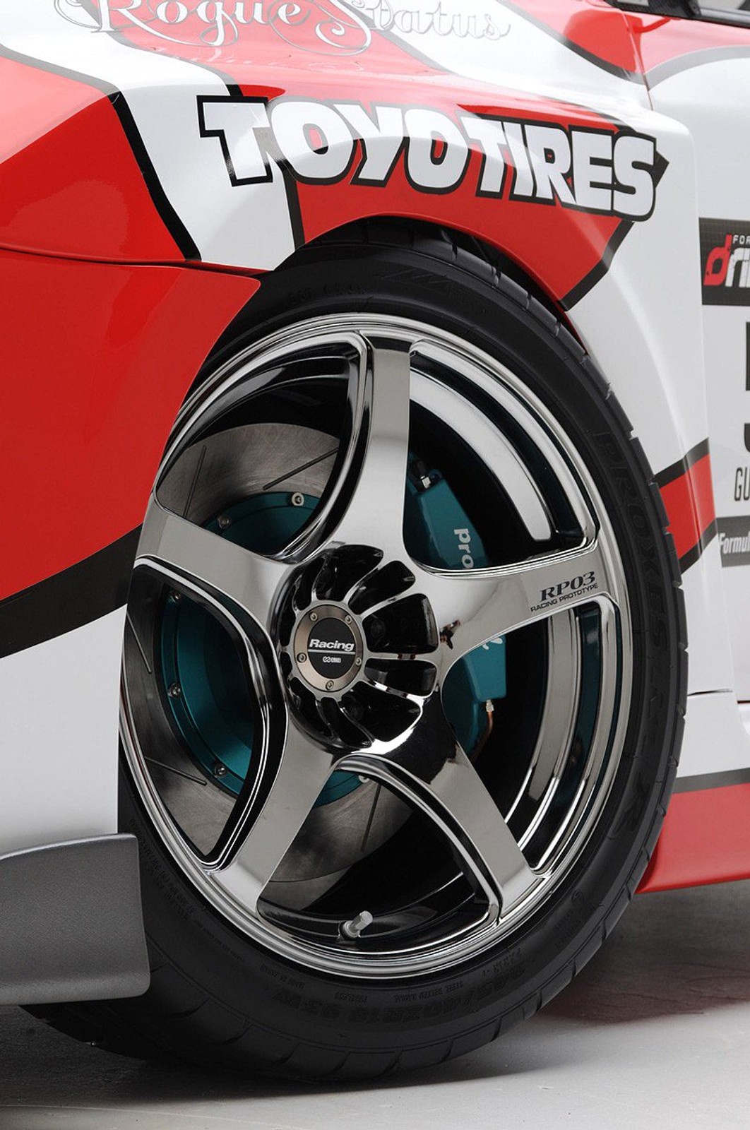 Driftujący Scion tC