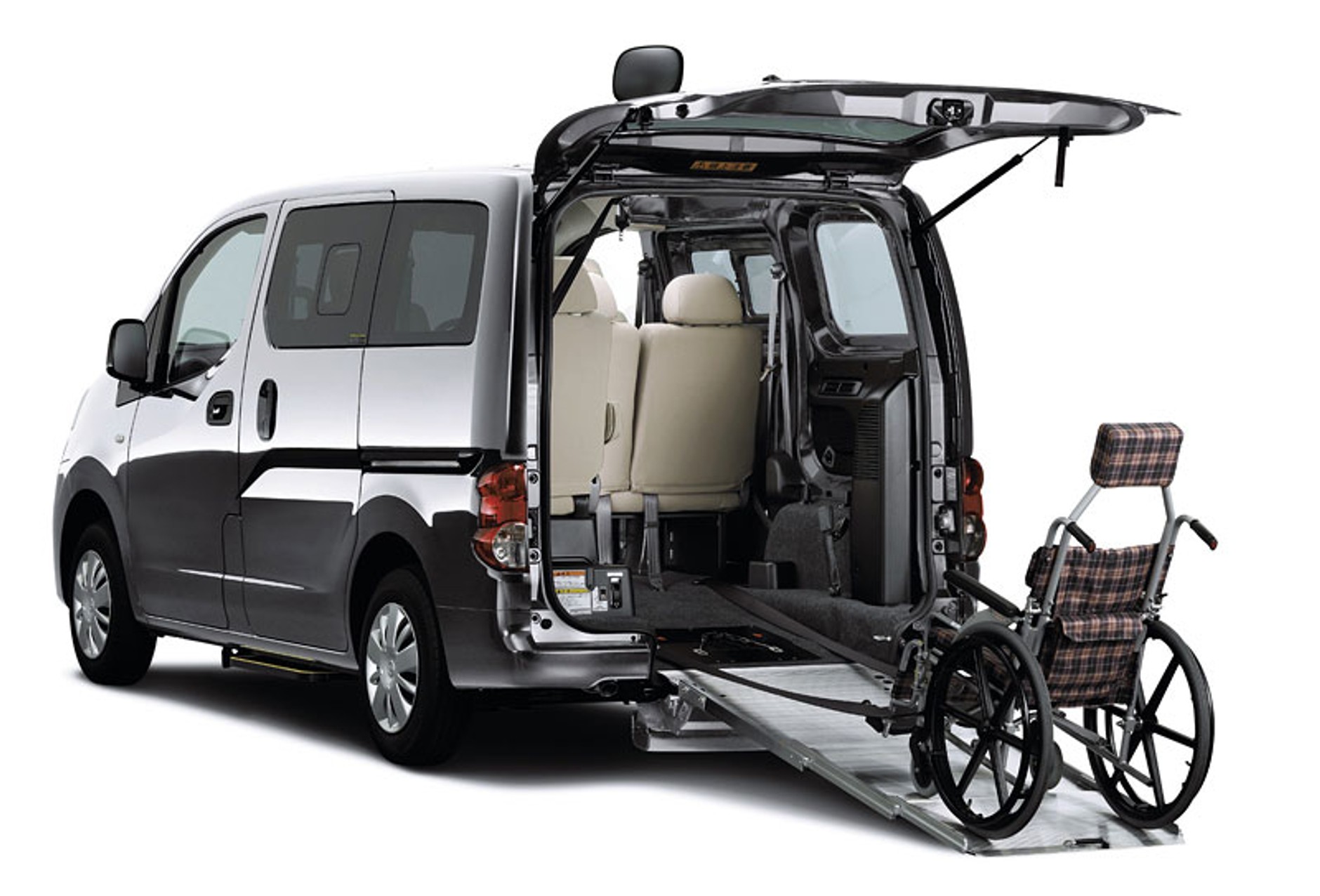 Nissan NV200 Vanette: rozpoczęto sprzedaż w Japonii