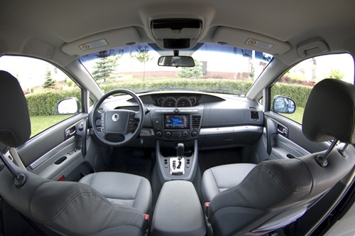 Ssangyong Rodius 2.7 XDi Premium - Rodzinnie w teren