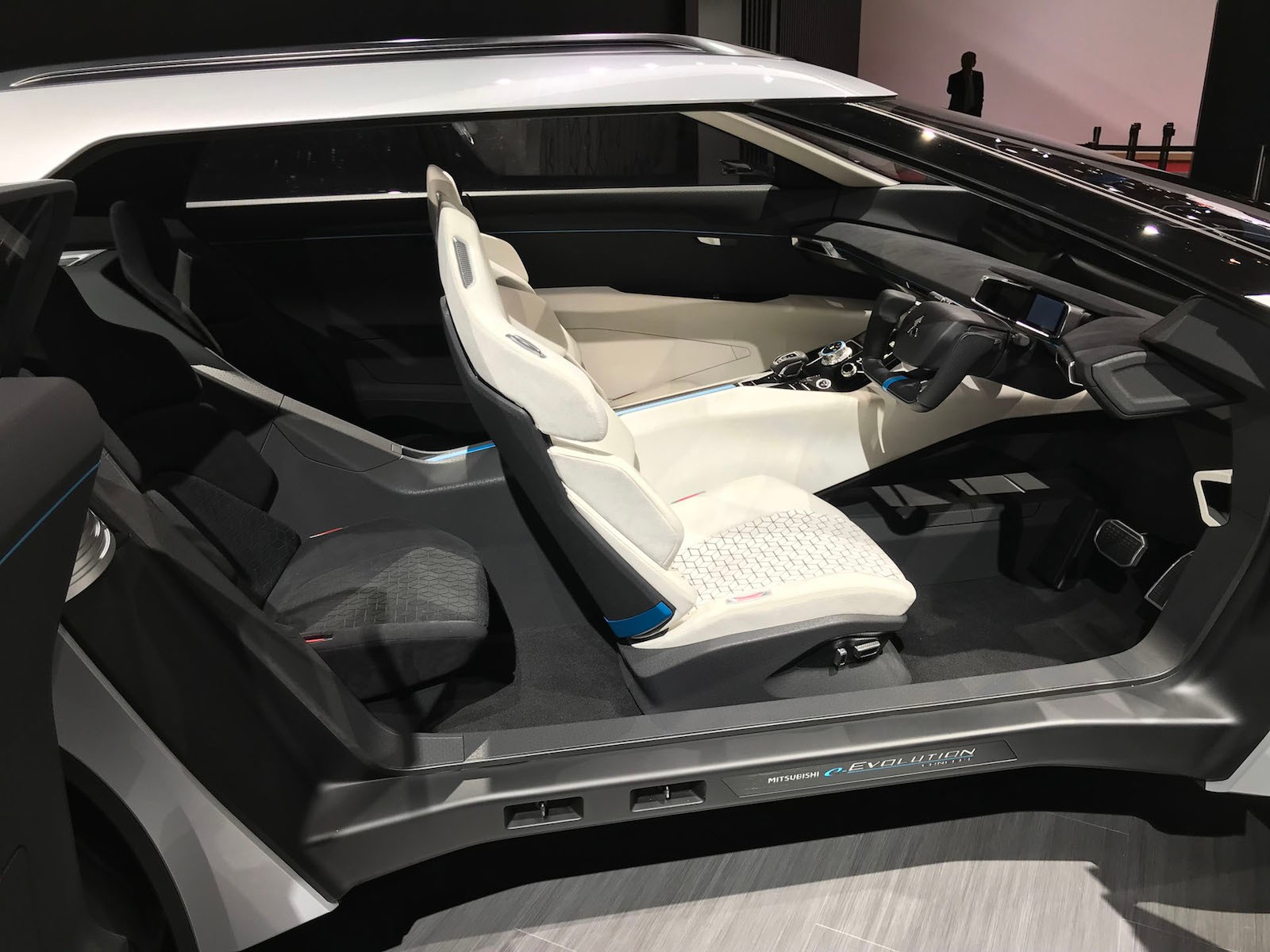 Mitsubishi e-Evolution concept