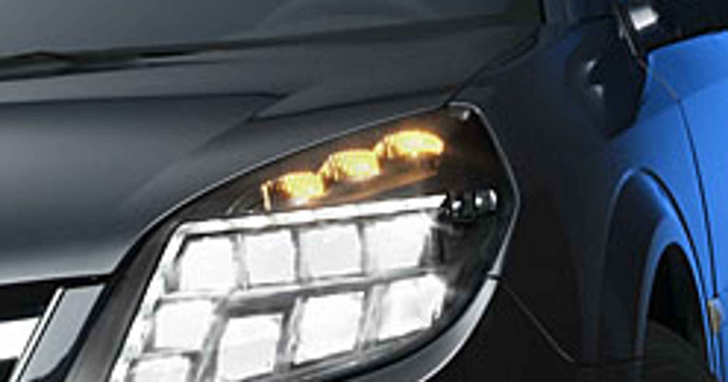 Hella: Ulepszona technika LED w tylnych oraz przednich lampach
