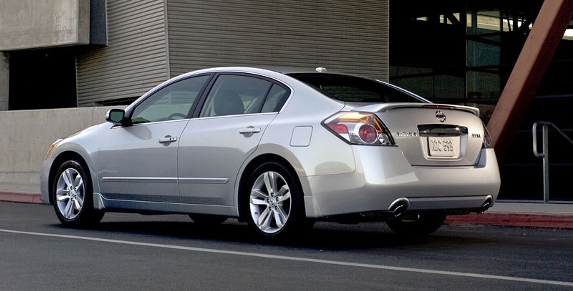 Nissan Altima 2010: amerykański facelifting na rok 2010