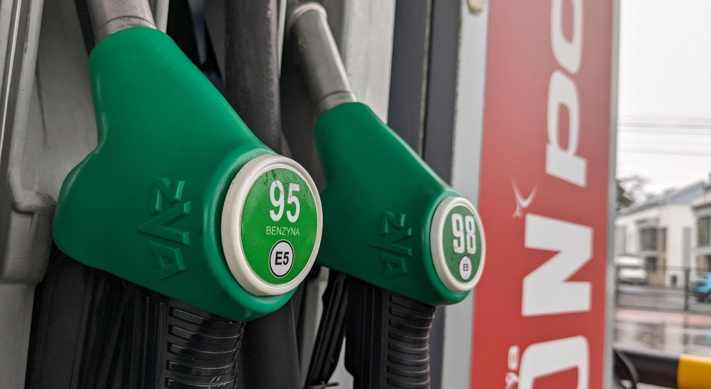 Paliwo E10 już na stacjach? Nie tak łatwo je kupić