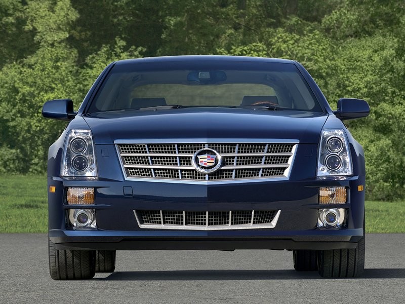 Cadillac STS: facelifting na rok modelowy 2008