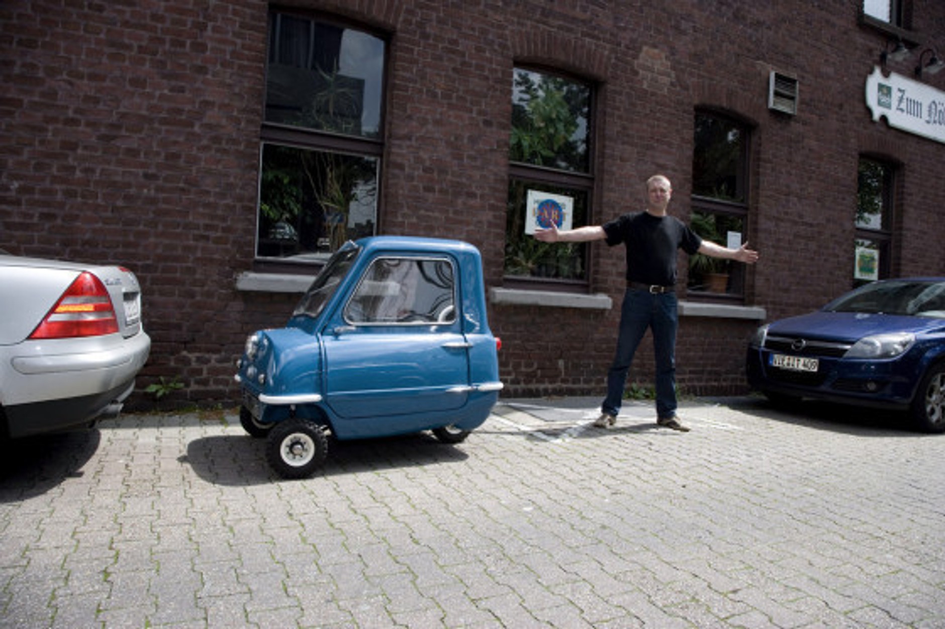 Najmniejsze samochody świata - Peel P50 i Peel Trident