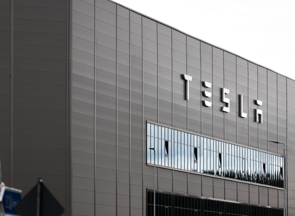 To nie fabryka, to pobojowisko – niemiecki ekspert o gigafabryce Tesli pod Berlinem