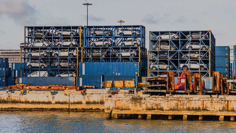 Dostawy nowych samochodów do USA