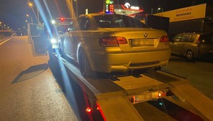 Policjanci jeżdżą i słuchają. Hurtowo zabierają dowody i wlepiają mandaty