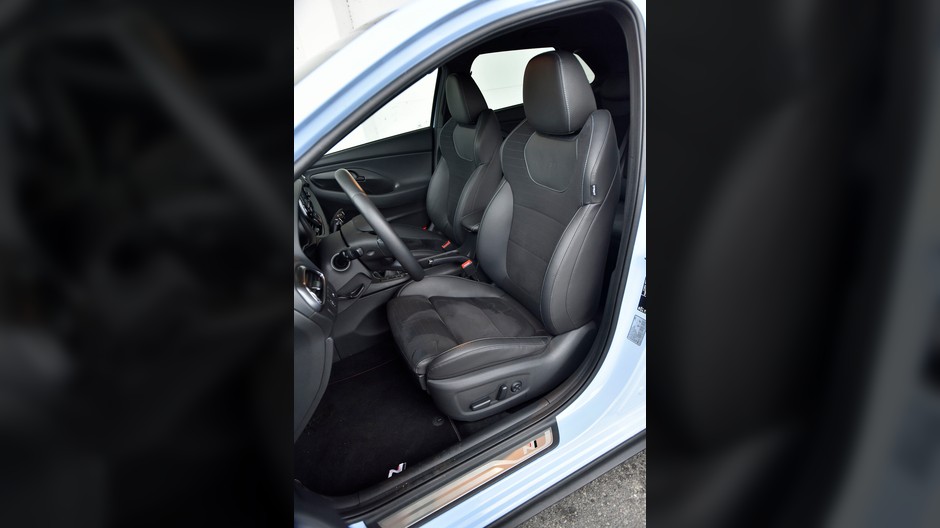 Hyundai i30 N kontra Peugeot 308 GTI - takie powinno być GTI