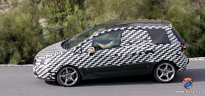 Zdjęcia szpiegowskie: Opel Meriva – kolejne zdjęcia małego MPV