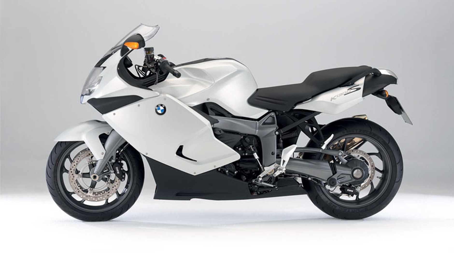 BMW Motorrad 2009: K 1300 S, K 1300 R, K 1300 GT (3x wideo HD!)
