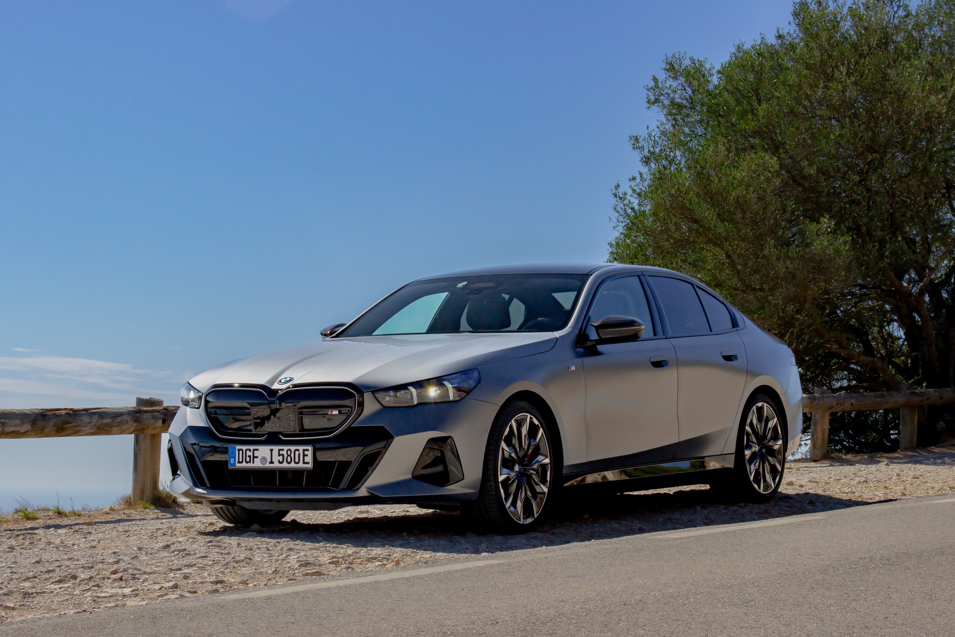 BMW i5