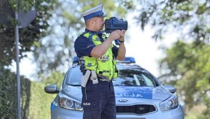 Policjanci zatrzymali kierowcę BMW. Stracił prawo jazdy za prędkość