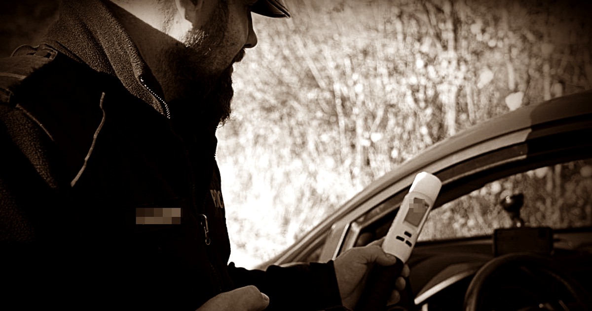 Obraz pochodzący z serwisu https://bielsk-podlaski.policja.gov.pl/po6/aktualnosci/95220,KOLEJNY-KIEROWCA-STRACIL-AUTO-ZA-JAZDE-W-STANIE-NIETRZEZWOSCI.html