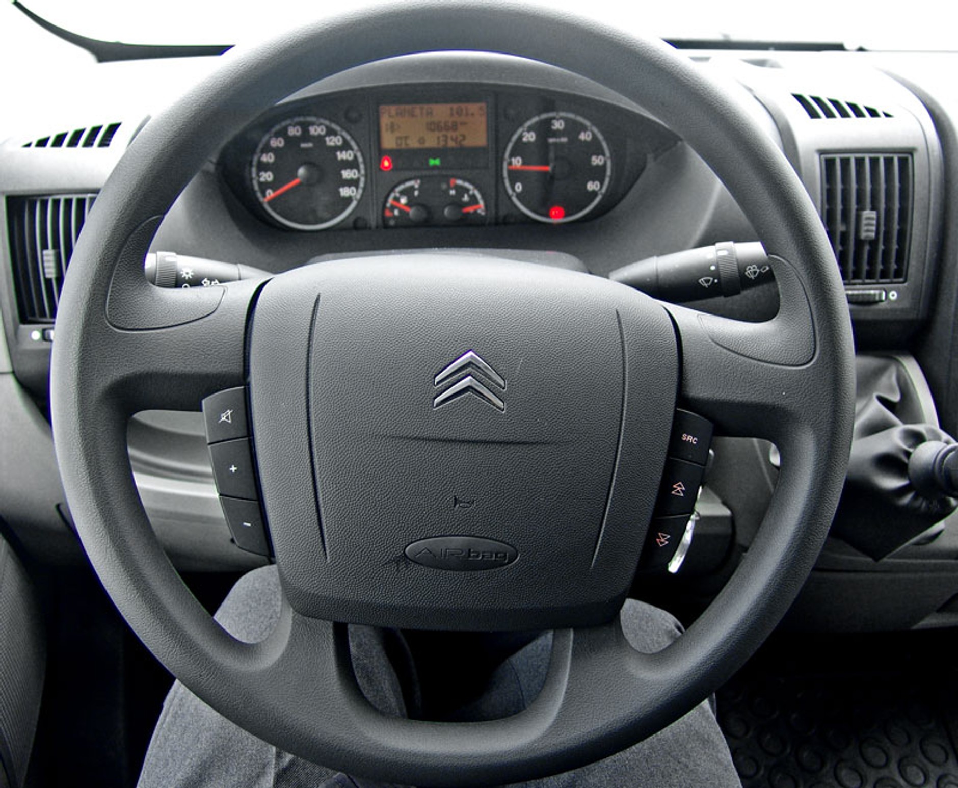 Citroën Jumper 2,2 HDi 120 Kombi: mały autobus i ciężarówka