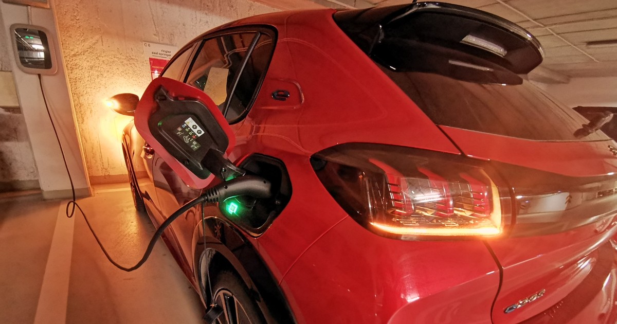 Francuski rząd uruchomił bezkonkurencyjny leasing socjalny na elektryki