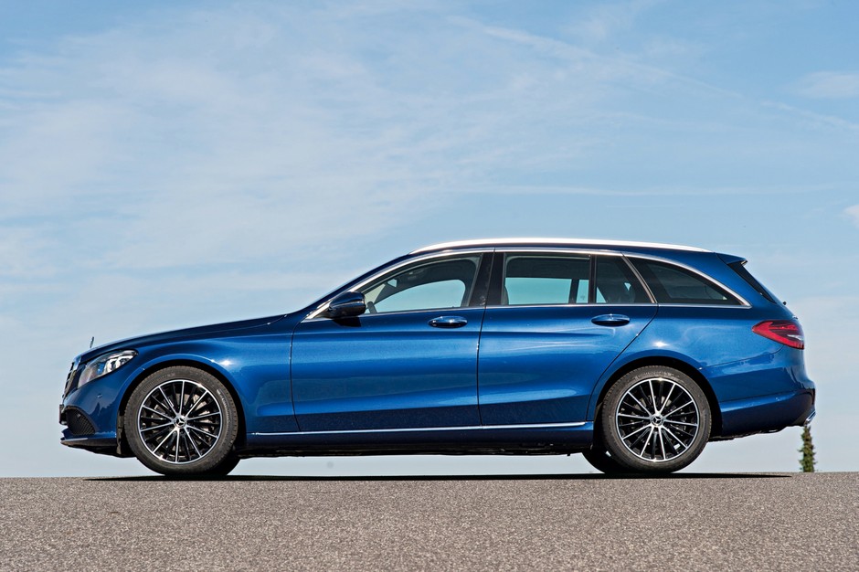 Porównanie: BMW 330i kontra Mercedes C 300