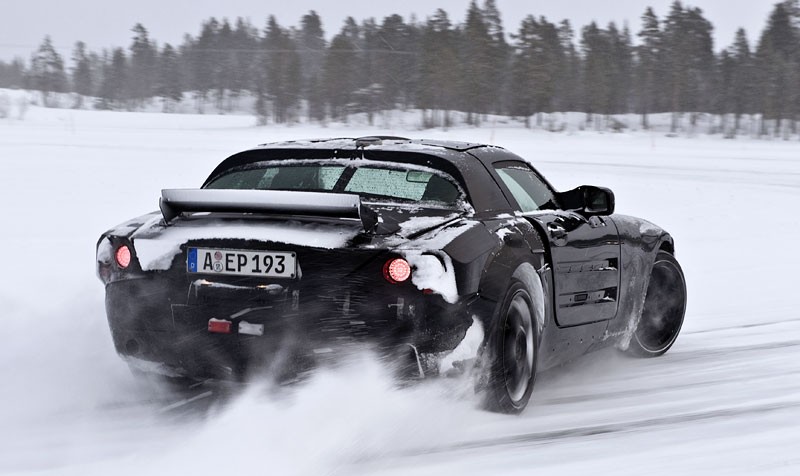 Magna budzie produkować aluminiowe karoserie dla Mercedesa-Benz SLS AMG