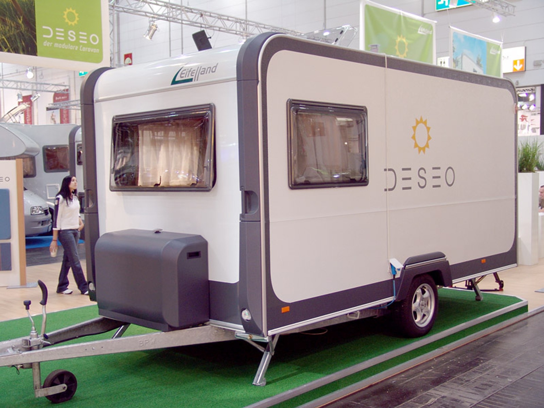 Caravan Salon Düsseldorf 2007: Caddy Life i moda na nowy sezon (fotogaleria)