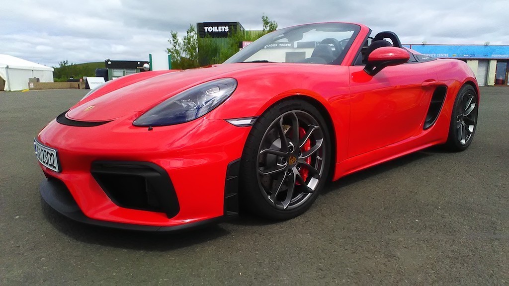 Porsche 718 Spyder i 718 Cayman GT4 z wolnossącym bokserem