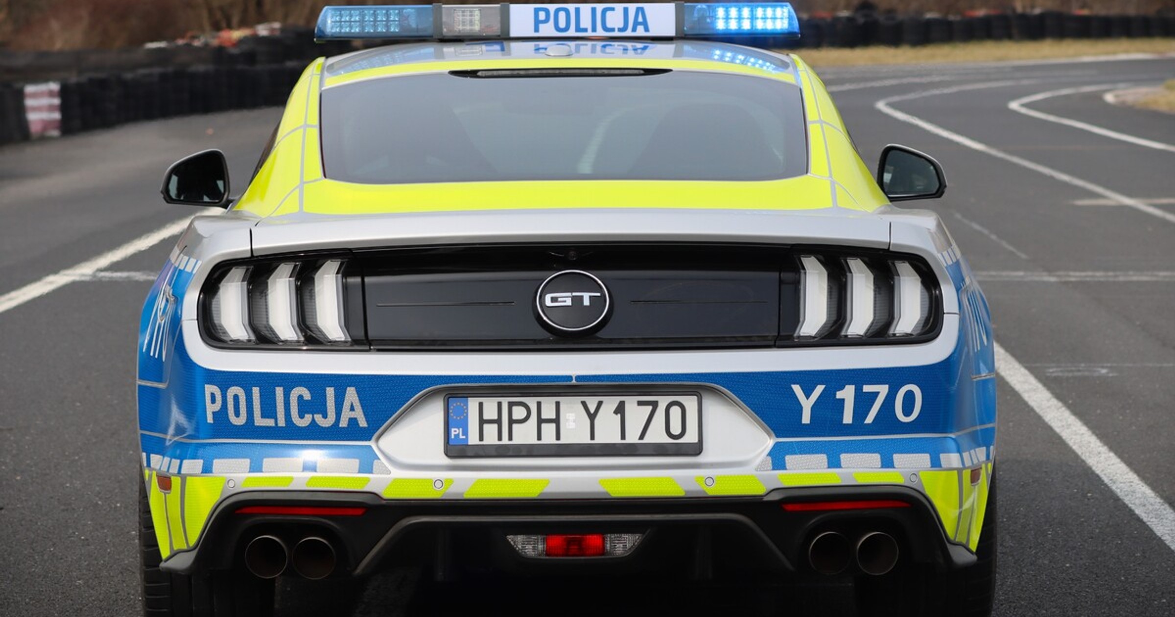 Policyjny Ford Mustang 5.0 V8