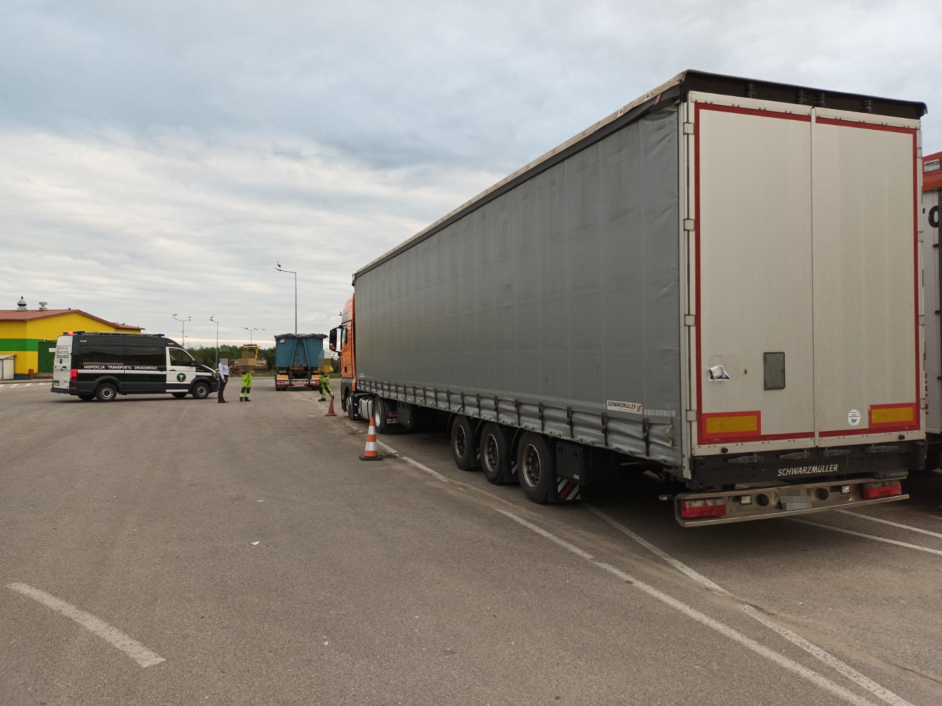 ITD - TIR ze złomem