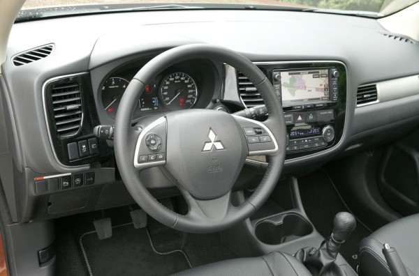 Mitsubishi Outlander 2012
