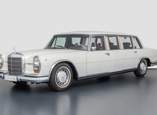 Mercedes 600 za 10 mln zł. Nadwozie retro skrywa kabinę z 2007 r.