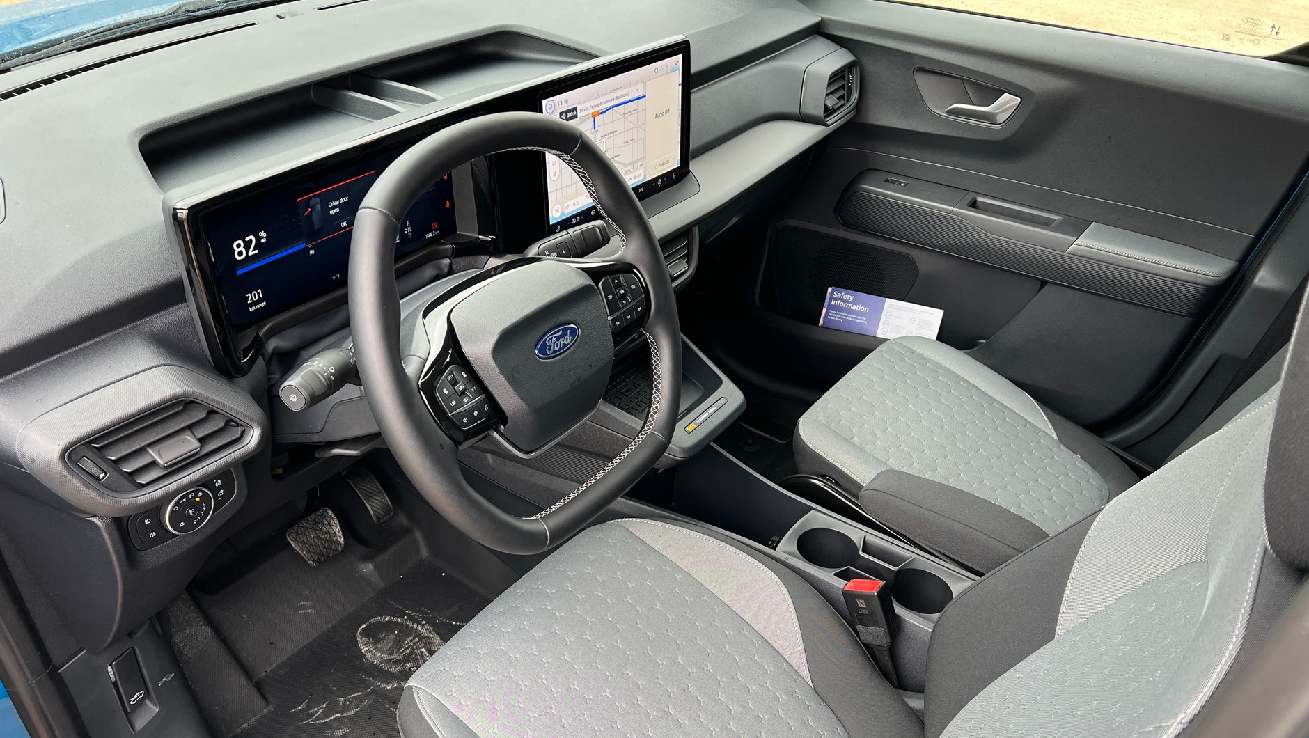 Ford E-Transit Courier