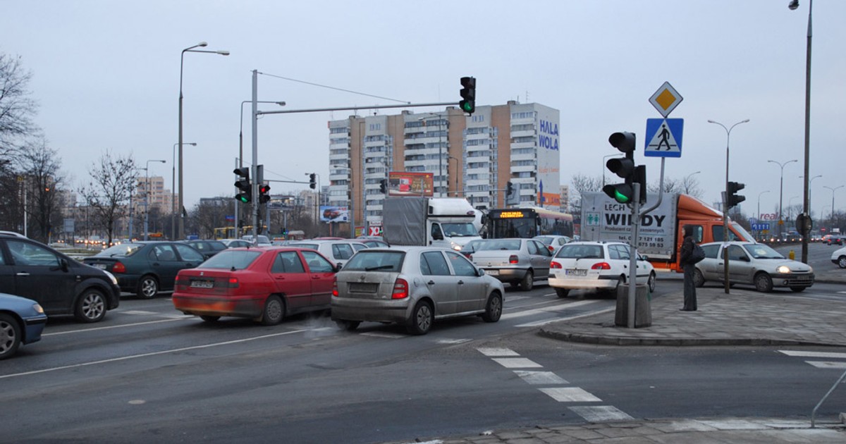 Blokowanie skrzyżowań to codzienność w godzinach szczytu