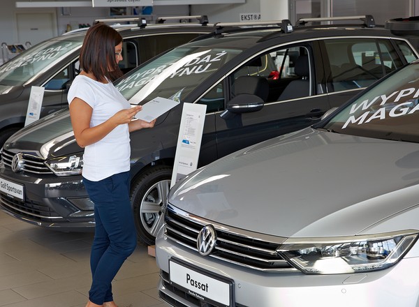 We wrześniu sprzedaż aut w Europie dołowała przez Volkswagena, Nissana i Fiata