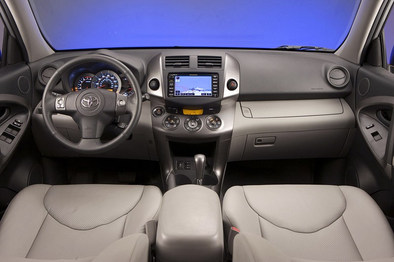 Toyota RAV4: nowy silnik 2,5 l (180 KM) dla USA