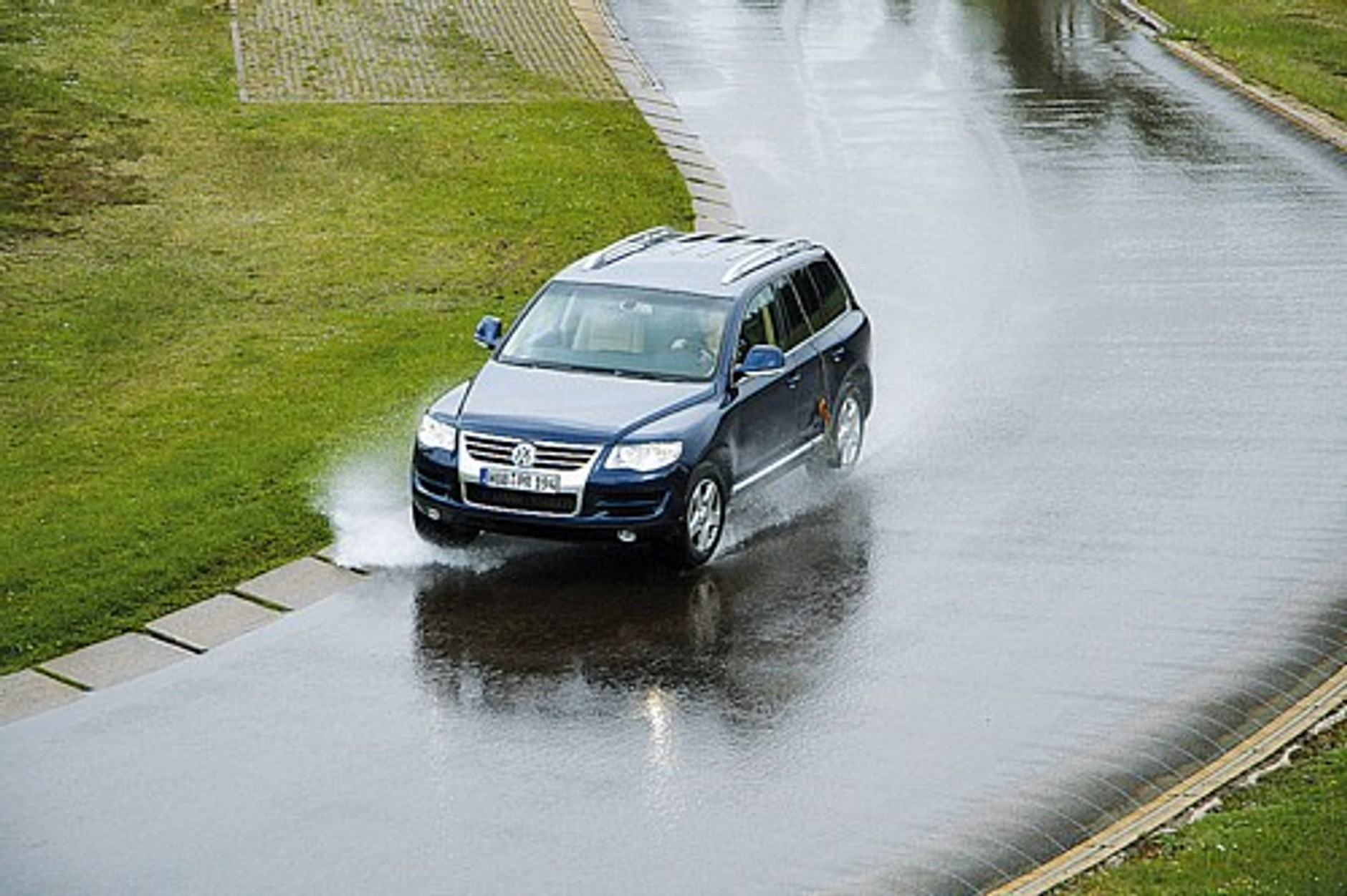 Szukamy przyczepności! Test opon zimowych w rozmiarze 255/55 R 18