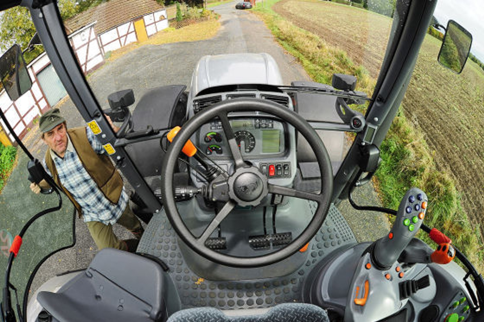 Traktor Lamborghini kontra Gallardo