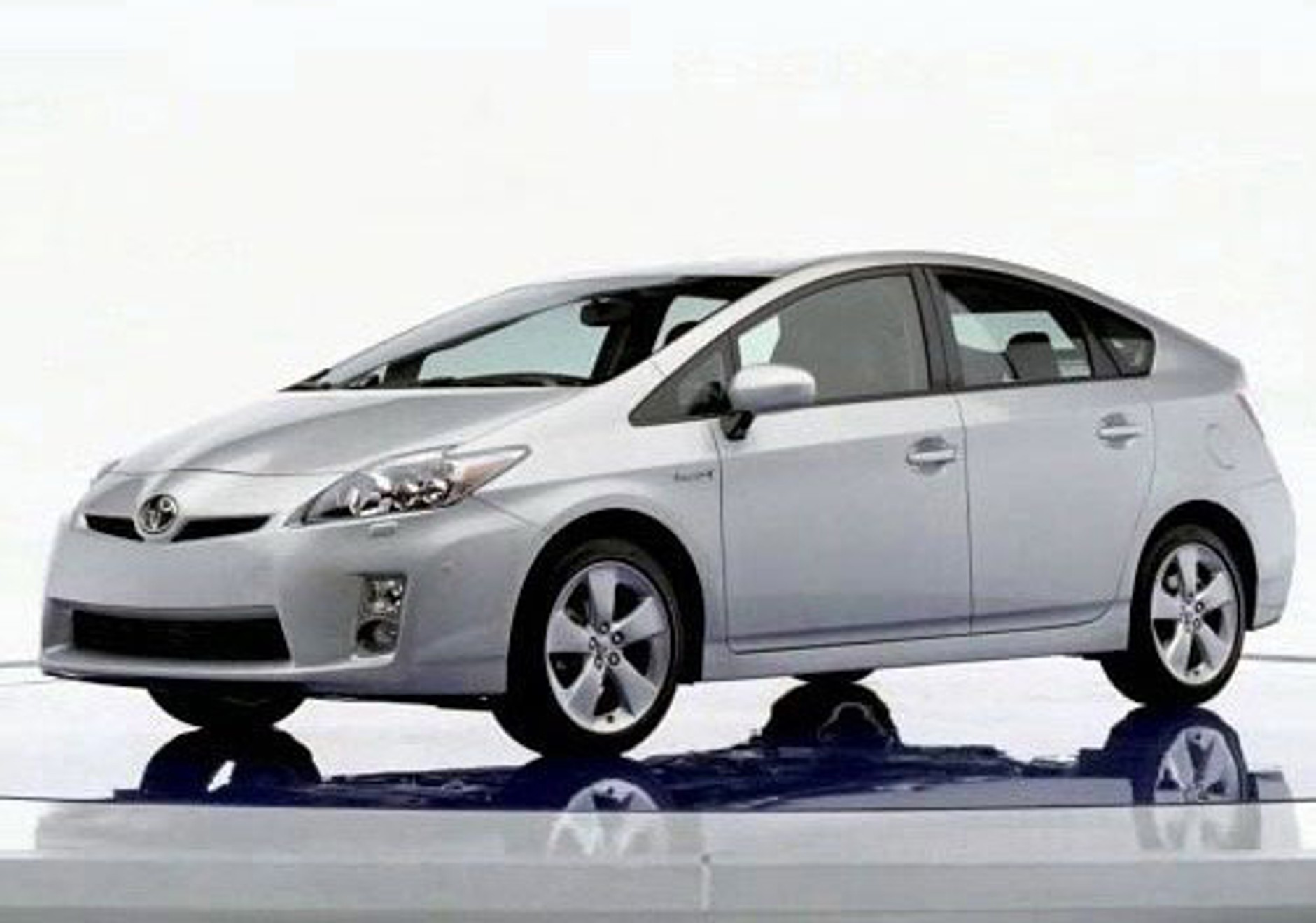Toyota Prius: pierwsze zdjęcia nowej generacji (nieoficjalnie)