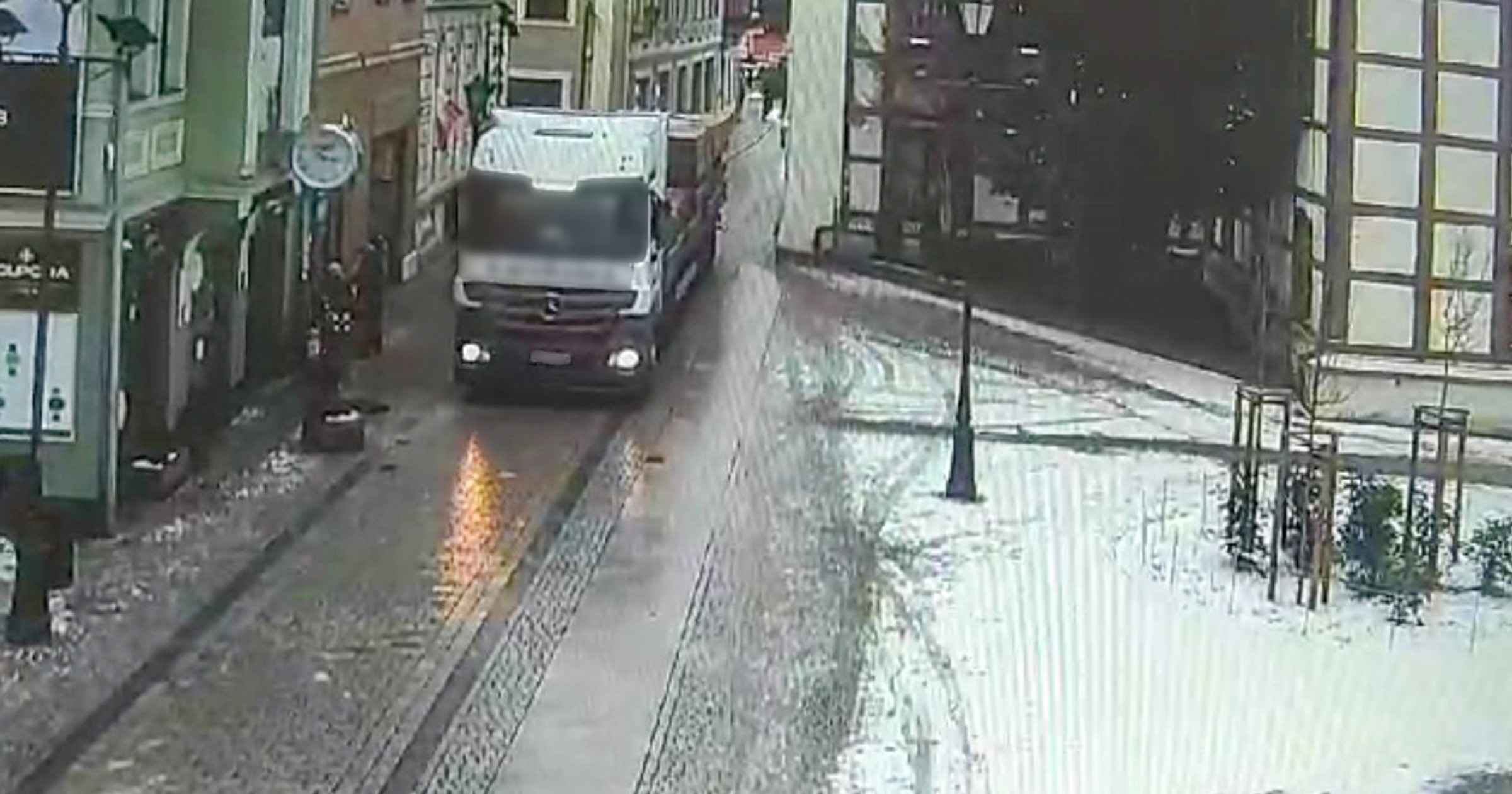 Kierowca ciężarówki wjechał na deptak w Zielonej Górze