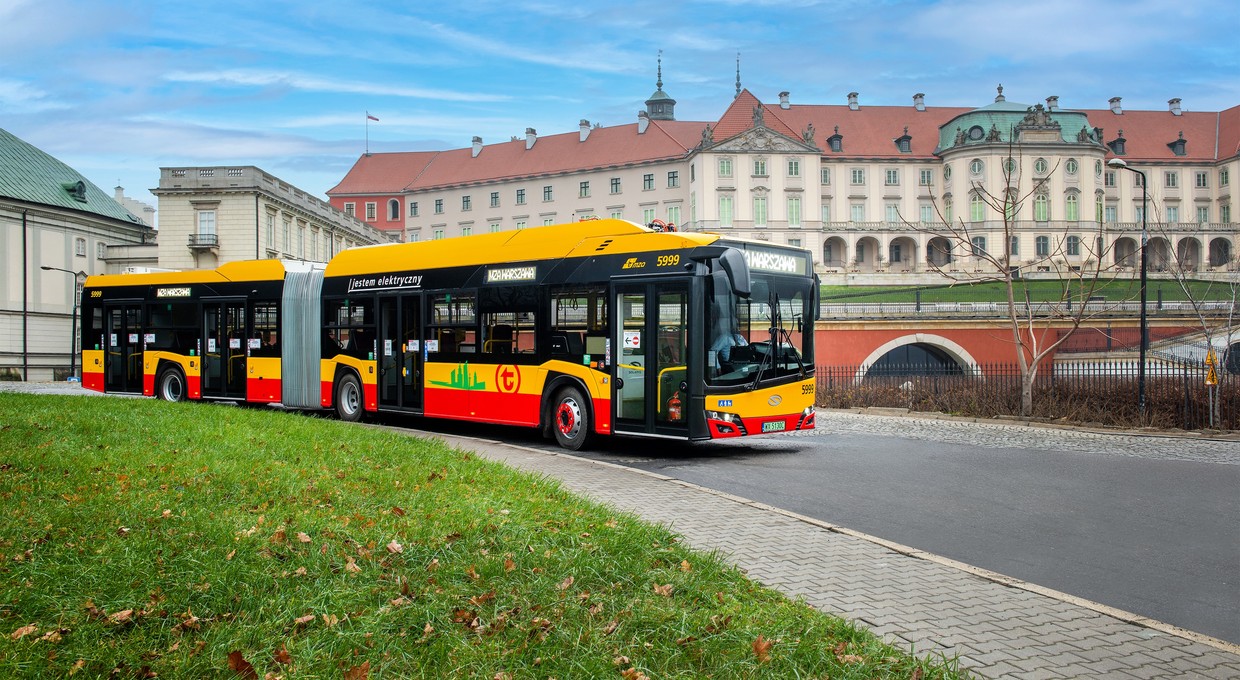 Warszawa rozbuduje flotę autobusów. MZA zamówiły 79 Solarisów
