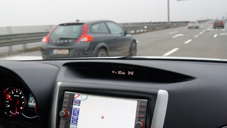 AutoMapa kontra fabryczne nawigacje, którym warto im zaufać