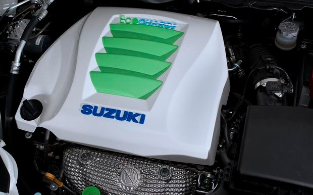 Hybrydowy Suzuki Kizashi w Nowym Jorku