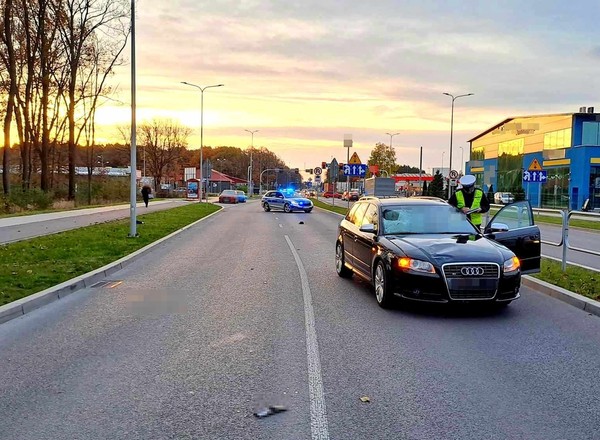 95-latek przechodził przez ulicę poza przejściem. Śmiertelny wypadek w Urzędowie