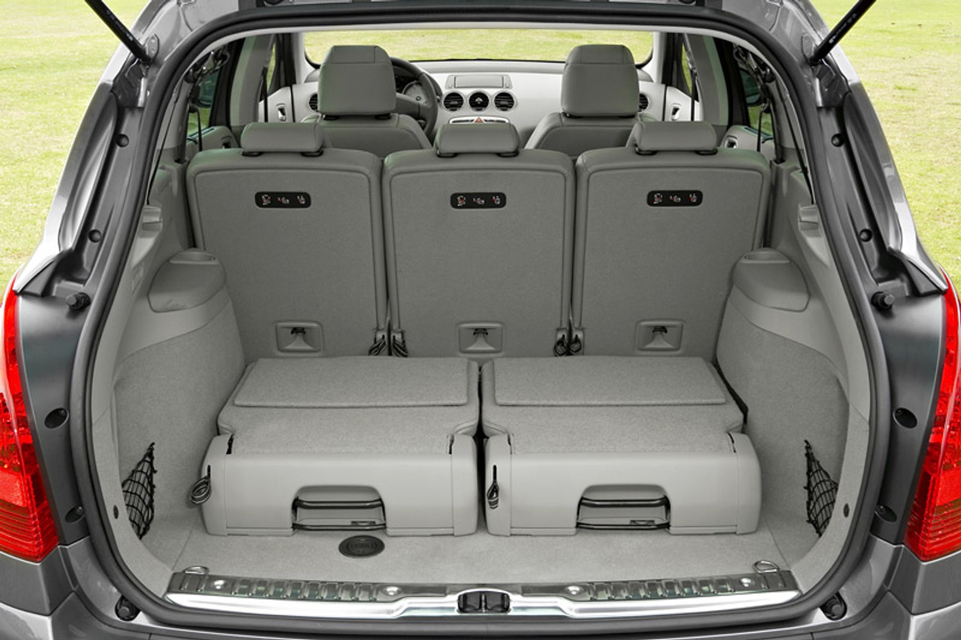 Genewa 2008: Peugeot 308 SW – aż siedem miejsc w nowym kombi