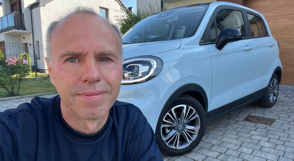 Sprawdziłem, jak jeździ Leapmotor T03. Ten model cofa nas o niemal dwie dekady, ale w pozytywnym znaczeniu