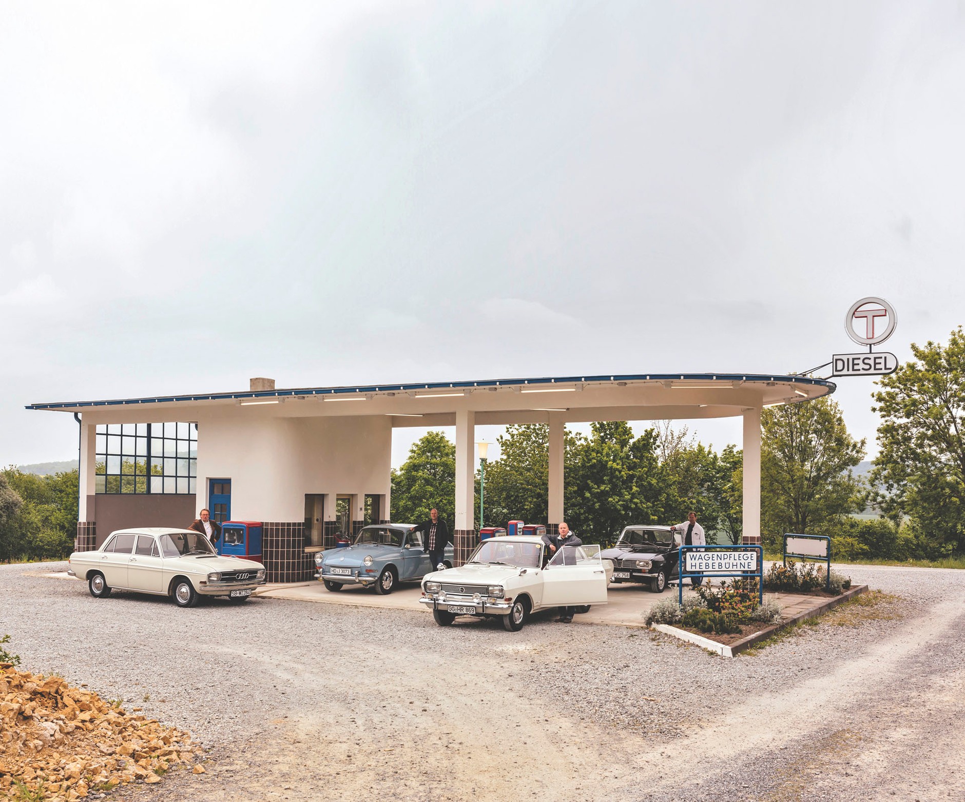 Porównanie aut klasy średniej z lat 60. - Volkswagen, Audi, Opel czy Renault?