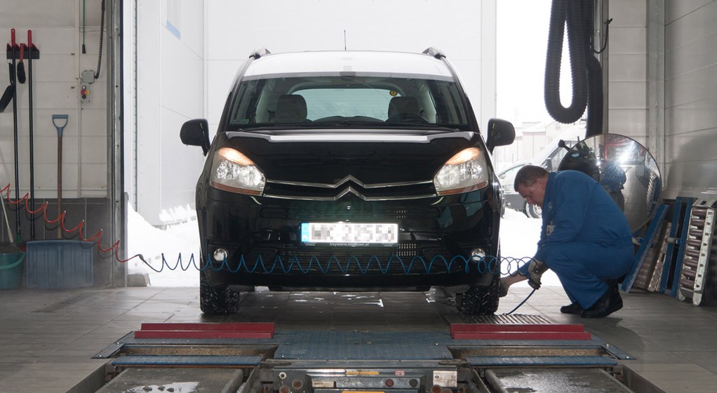Kiedy auto trafi na dodatkowe badanie  techniczne?
