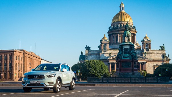 Volvo zawiesza dostawy aut na rosyjski rynek z powodu sankcji