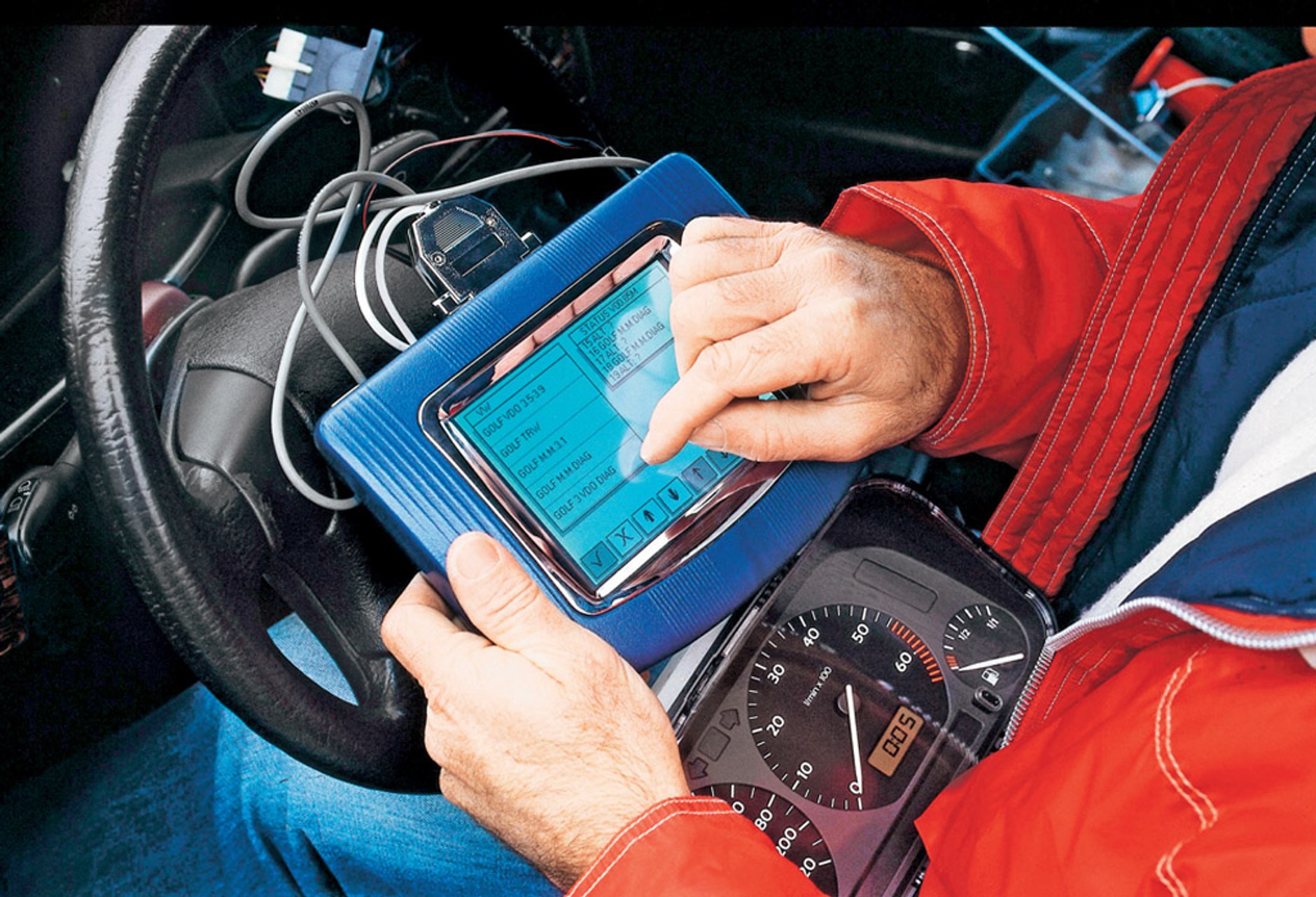 Oto typowe przekręty osób sprzedających używane auta