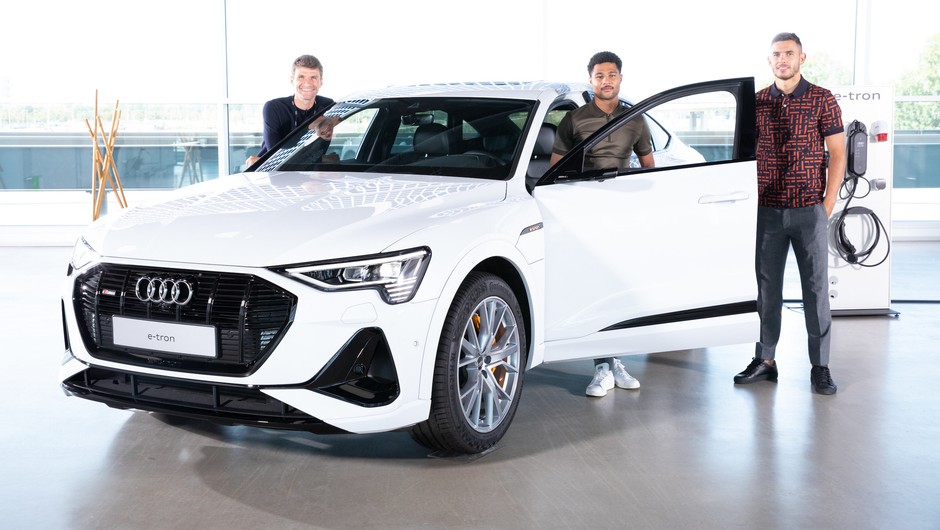 Elektryczne samochody Audi e-tron dla Bayernu Monachium