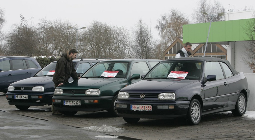 Kabriolet, motocykl, terenówka - które pojazdy tanieją jesienią?