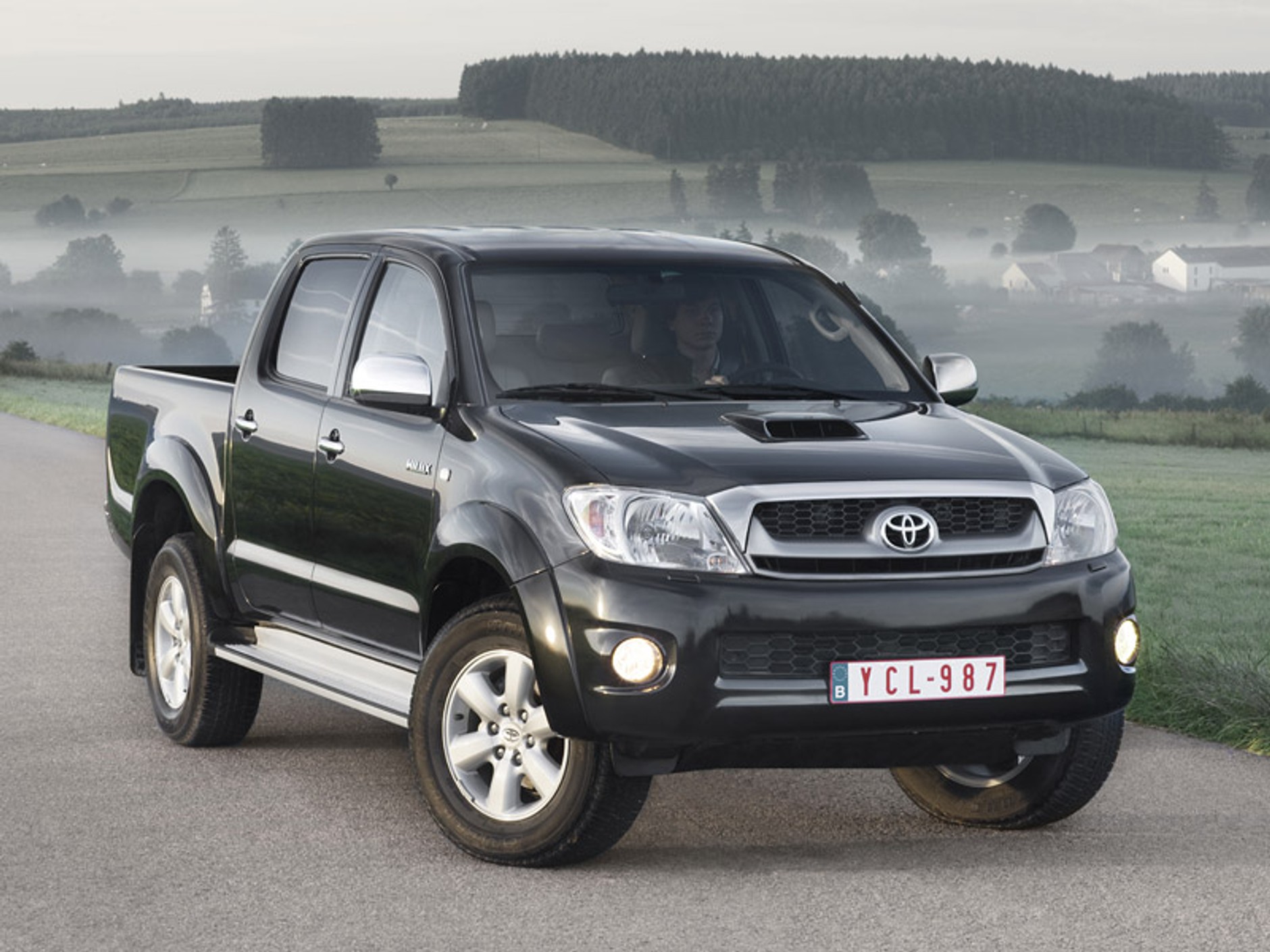 Toyota Hilux: restyling pickupa na nowy rok modelowy